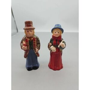 Vintage Ceramic Salt &‎ Pepper Shakers Christmas Carolers Choir Couple